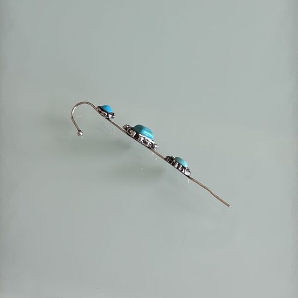 Elegant Silver Ear Cuff A1430 - Picture 4 of 4